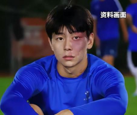 悦配资 苏超庞智超：治疗胎记长期不能见阳光影响训练，所以就不治了